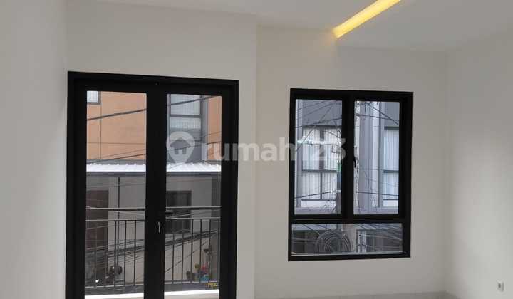 For Sale Beautiful New 3-Story House in Taman Ratu, Green Ville, West Jakarta 2