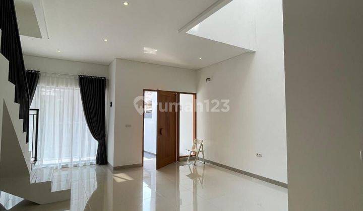 Dijual Cepat Rumah Minimalis 2 Lt. Brand New Cantik Rapi Siap Huni Cengkir Barat Kelapa Gading, Jakarta Utara.
 1