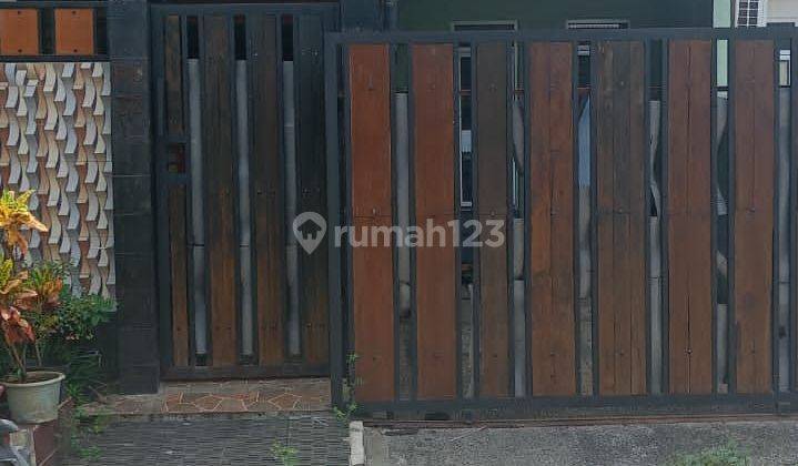 Dijual rumah 2 lantai di Mutiara Gading City, Bekasi 1