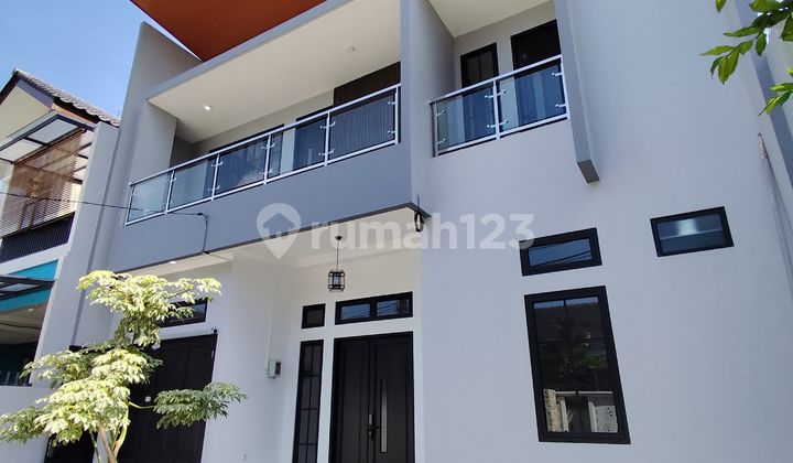 Baru Di Bsd !! Rumah Modern Dengan Swimming Pool Di Boulevard Raya Cocok Usaha Klinik Kecantikan