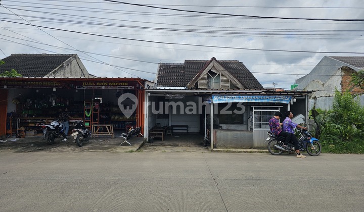 Rumah Strategis Depan Jalan Raya 1