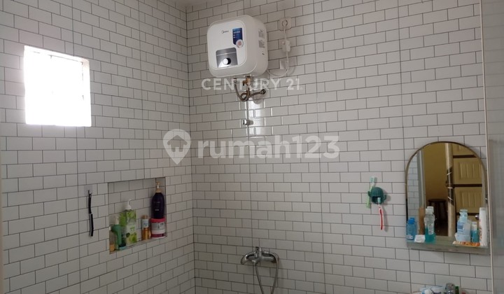 For Sale Comfortable House Ready to Occupy in Taman Modern East Jakarta 2