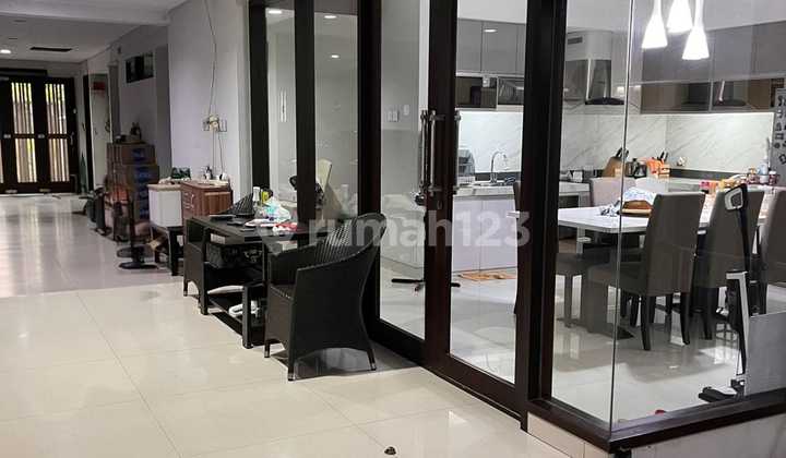 Rumah Megah 3Lt Siap Huni di Boulevard Permata Buana Iii Jakarta Barat
