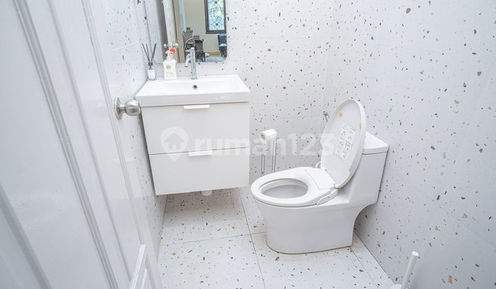 Nice & Tidy 2-Storey House Ready to Occupied in Taman Harapan Baru Bekasi 2