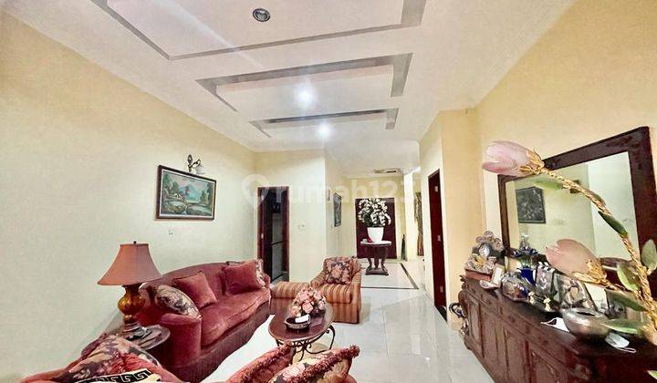 Dijual Rumah Mewah 2LT Cantik di Menteng Jakarta Pusat 2