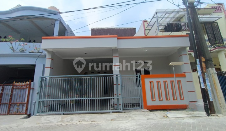 For Rent Minimalist House, Neat in Harapan Indah 1 (Pujasera)
