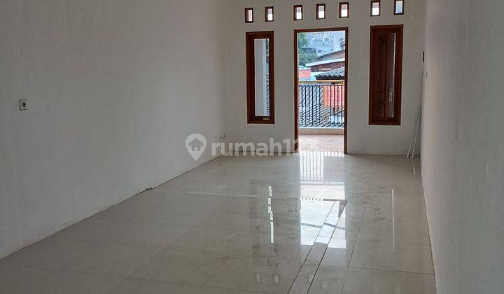 Dijual Murah Rumah 3 Lantai di Daerah Senen, Jakarta Pusat 1