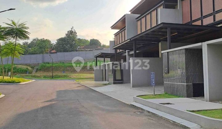 Luxury Candi Golf Jangli House for Quick Sale in Tembalang, Semarang 2