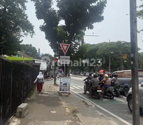 Dijual Gedung 6 Lantai Sultan Agung Guntur 