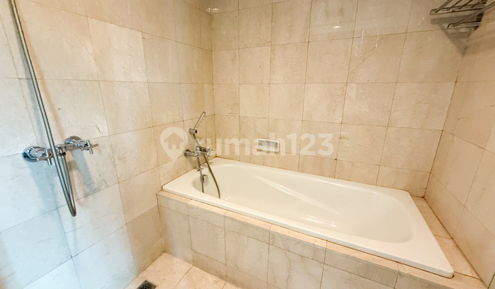 Dijual Apartment Setiabudi Residence 3 BR Bagus Furnished