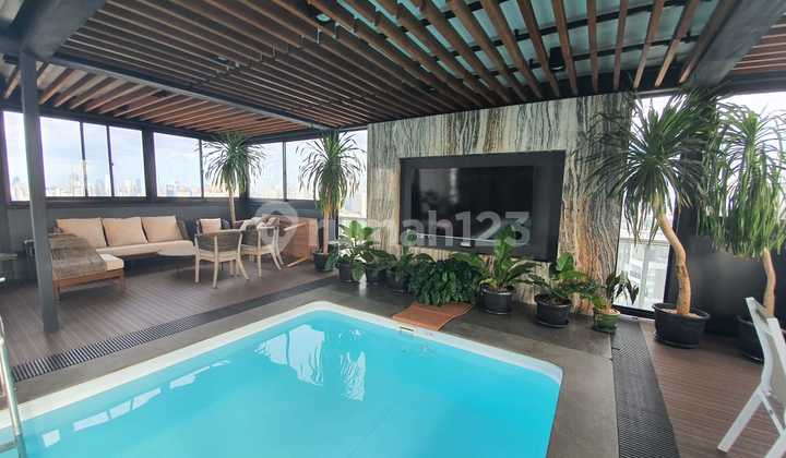 HOT SALE !!  Penthouse Providence Park 4 BR Terenovasi Unfurnished