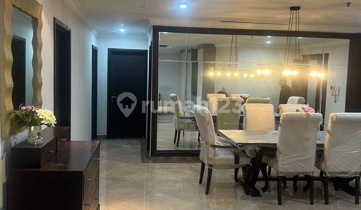 For Rent Kusuma Chandra Apartment 3 BR Good Furnished Contact 081977403529