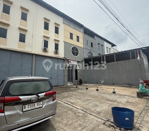 Disewakan Gudang Sentra Industri Terpadu 3 Lantai Pik