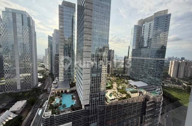 Hot SALE !! Apartment Capital Residence 3 BR Bagus Semi Furnished 2