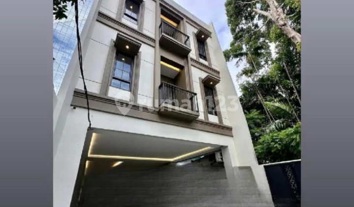 Brand New Exclusive Boarding House for Sale in Menteng Area 4 Stories 2
