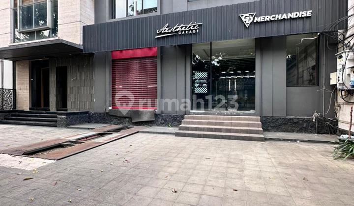 Dijual Bangunan Komersil 3 Lantai Kebayoran Baru Contact 08197740xxxx 