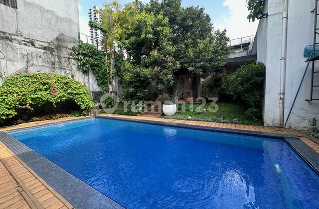 Dijual Luxury house at Kemang Area  Contact 08197740xxxx 