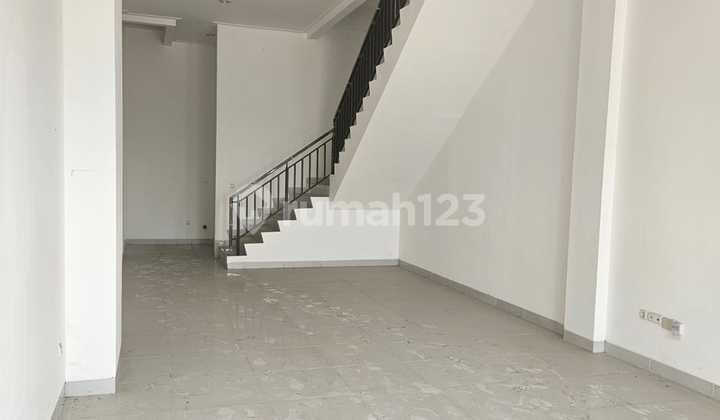 Ruko Siap Pakai Amsterdam Ebony Pantai Indah Kapuk 4.5x18 2