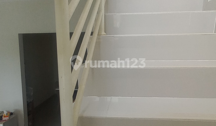 Rumah 2 lantai di Avebury III Royal Tajur 9