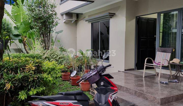 Rumah modern 2 lantai Modernland Tangerang  1