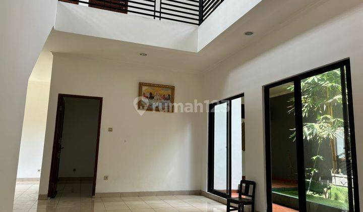 Disewakan Rumah 2 Lantai Alam Sutera Serpong 2