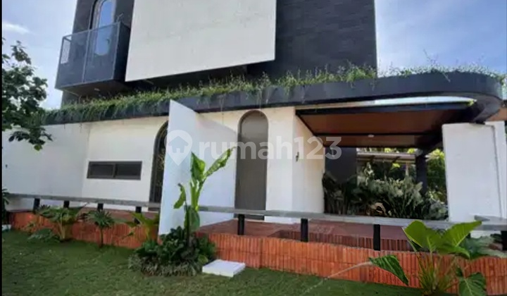 Dijual Rumah Brand New Hoek 3 Lantai Bsd