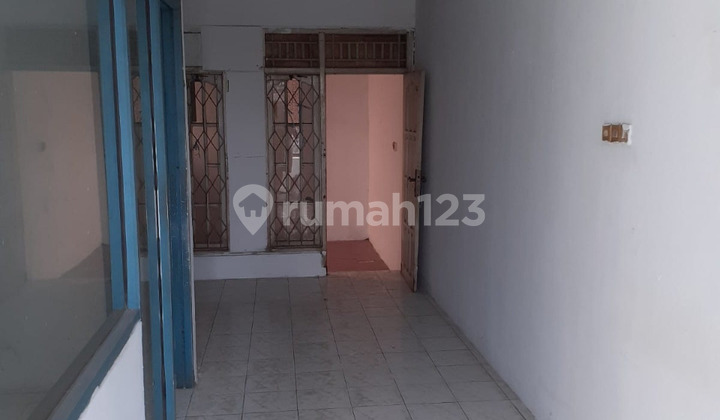 Ruko di Singawinata 
Purwakarta.arena niaga di Purwakarta ramai hidup  2