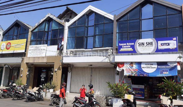 Ruko di Singawinata 
Purwakarta.arena niaga di Purwakarta ramai hidup  6