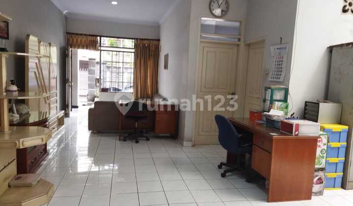 Rumah di Taman Holis Indah I
Blok E 
Bandung SHM siap huni.  8
