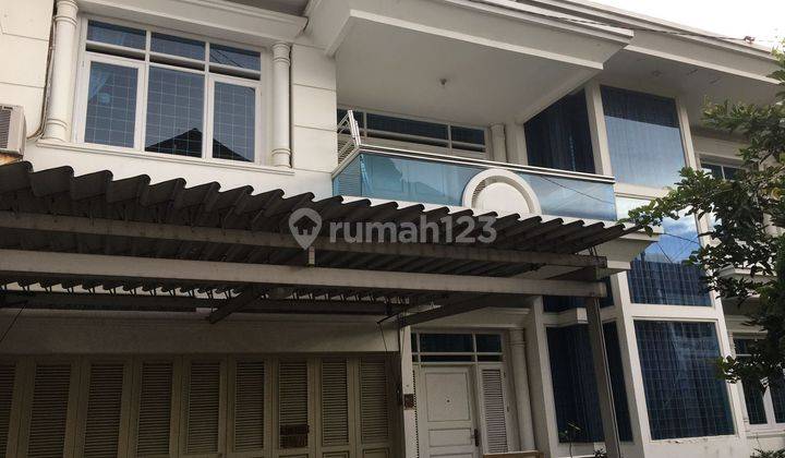 Rumah modern terawat luas di Setra indah
Bandung 1