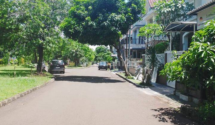 Rumah 2 Lantai Asri, Hoek, Nego, Strategis di Anggrek Loka Bsd 2