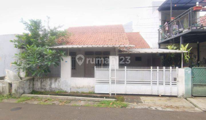 Rumah Lokasi Strategis Dekat Halte Transjkt di Larangan Indah  1