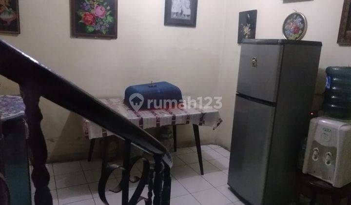 Dijual rumah dua lantai di Salemba Bluntas Jakarta Pusat 2