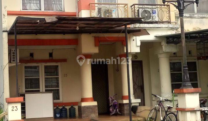 Dijuak Rumah dua lantai di Perumahan Palem Semi Tangerang 1