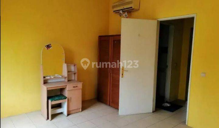 Dijuak Rumah dua lantai di Perumahan Palem Semi Tangerang 2