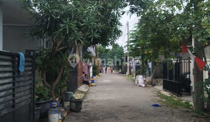 For Sale. Quick: Single-Story House in Royal Karawaci Housing Complex, Tangerang. 2