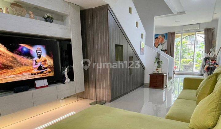 Dijual Rumah Cantik Dua Lantai , Full Furnish Di Perumahan Taman Surya 5 Cengkareng Jakarta Barat 1