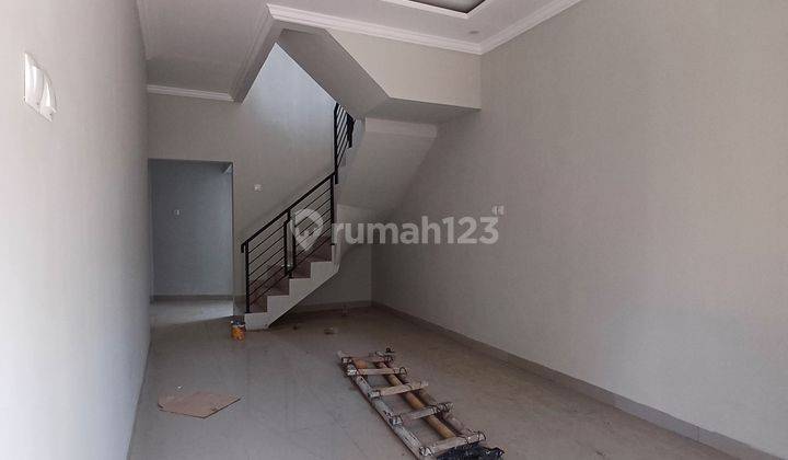 Rumah 2 lantai 15 menit ke stasiun depok lama 2