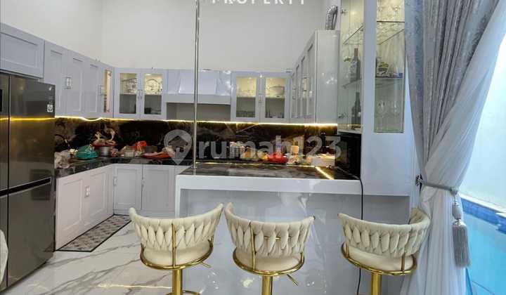 Rumah 2Lt dengan Private Pool Fully Furnish Serpong Utara - Tangsel 2