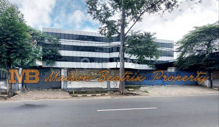 Dijual Cepat Gudang Strategis Di Pinggir Jalan Raya Di Cimone 3