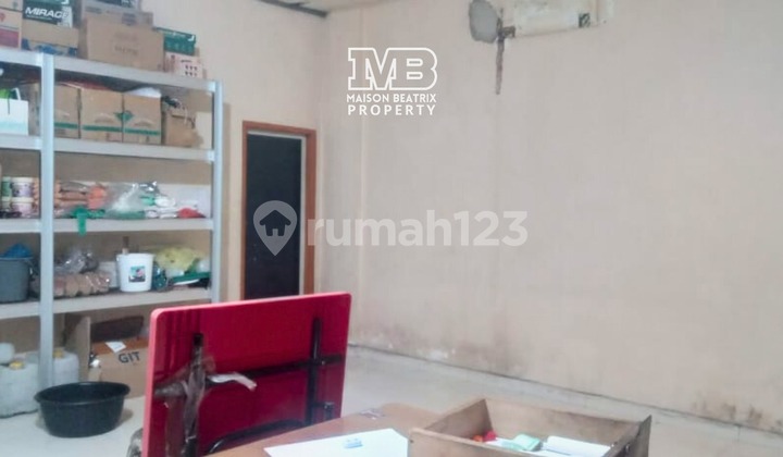 3-STOREY SHOPHOUSE BY THE ROAD, SUITABLE FOR BUSINESS, STRATEGIC LOCATION IN SUKAJADI - PEKANBARU 3-STOREY SHOPHOUSE BY THE ROAD, SUITABLE FOR BUSINESS, STRATEGIC LOCATION IN SUKAJADI - PEKANBARU