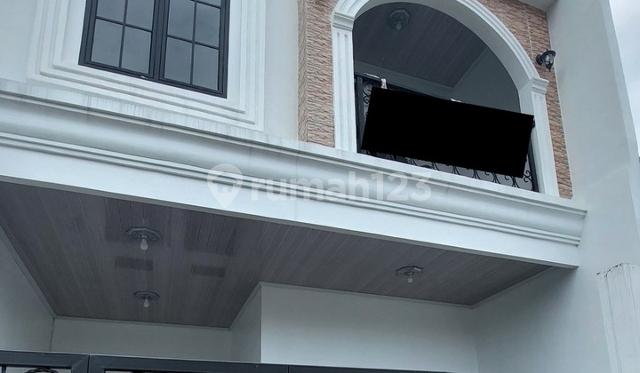 Rumah Mewah Klasik Modern 2 Lantai Siap Huni di Ciracas - Jakarta Timur