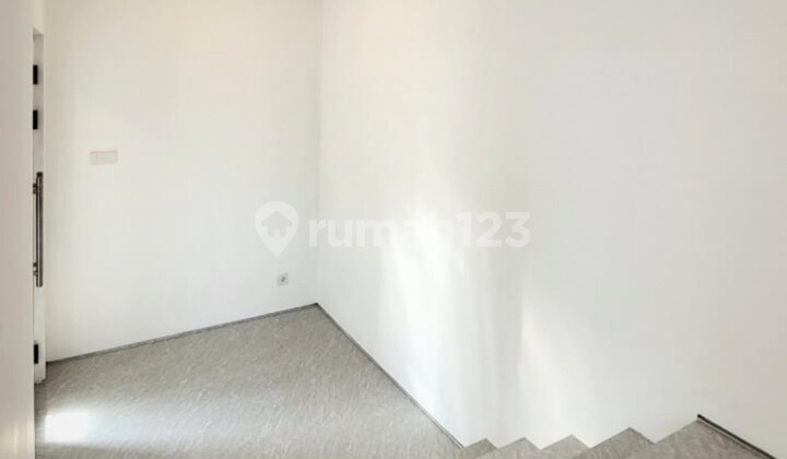 DIJUAL CEPAT RUMAH CANTIK 2 LANTAI LOKASI STRATEGIS DI KEBAYORAN RESIDENCE BINTARO SEK.7 - TANGSEL  2