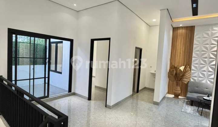 Rumah Cantik Mewah Full Furnish dan Siap Huni Lokasi Strategis di Green Kebagusan, Jagakarsa - Jaksel 2