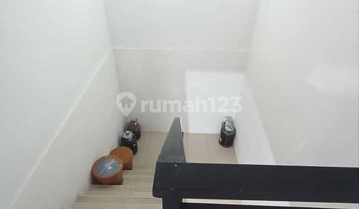 2-STORY COMFORTABLE READY-TO-LIVE-IN SEMI-FURNISHED HOUSE IN MATON HOUSE PEKANBARU  (NT) 2
