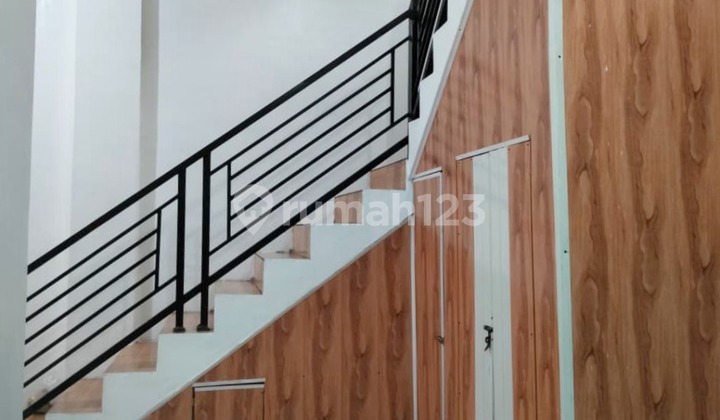 DIJUAL RUMAH SIAP HUNI LOKASI STRATEGIS SEMI FURNISHED DI MEDAN AMPLAS 2