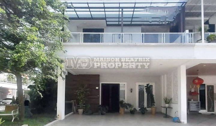 Rumah Mewah Full Furnish Posisi Hoek Lokasi Strategis, Aman, Nyaman  1