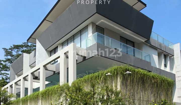 Dijual Luxury Hook House Full Furnished With Pool And Rooftop View Damai Indah Golf di Telaga Golf Bsd Dijual Luxury Hook House Full Furnished With Pool And Rooftop View Damai Indah Golf di Telaga Golf Bsd