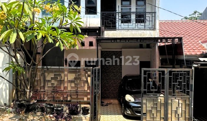 2-Story Beautiful House, Comfortable and Strategic Location in Mahoni Permai Housing Complex - North Depok