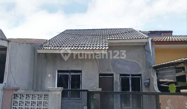 Rumah Minimalis Tahap Finishing Lokasi Sangat Strategis di Vila Dago Pamulang Rumah Minimalis Tahap Finishing Lokasi Sangat Strategis di Vila Dago Pamulang